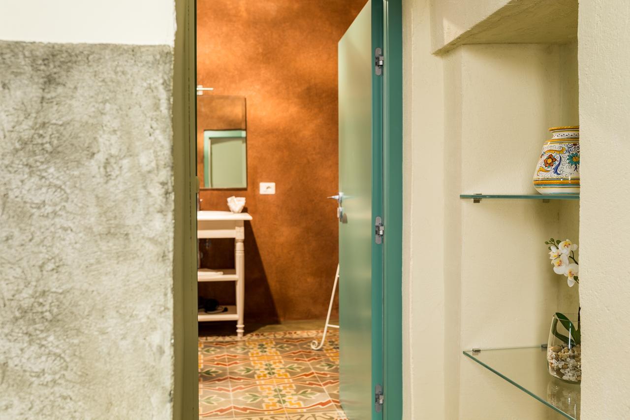 Suite Minerva โปลีญาโนอามาเร ภายนอก รูปภาพ